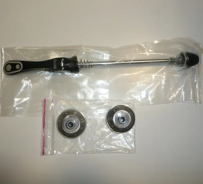 Crank Brothers Wheel End Caps Front 9mm Silver with Black Skewer